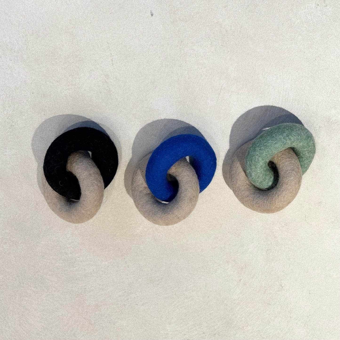 Felt Interlocking Rings Dog Toy – Handmade from Natural Wool (Copy)
