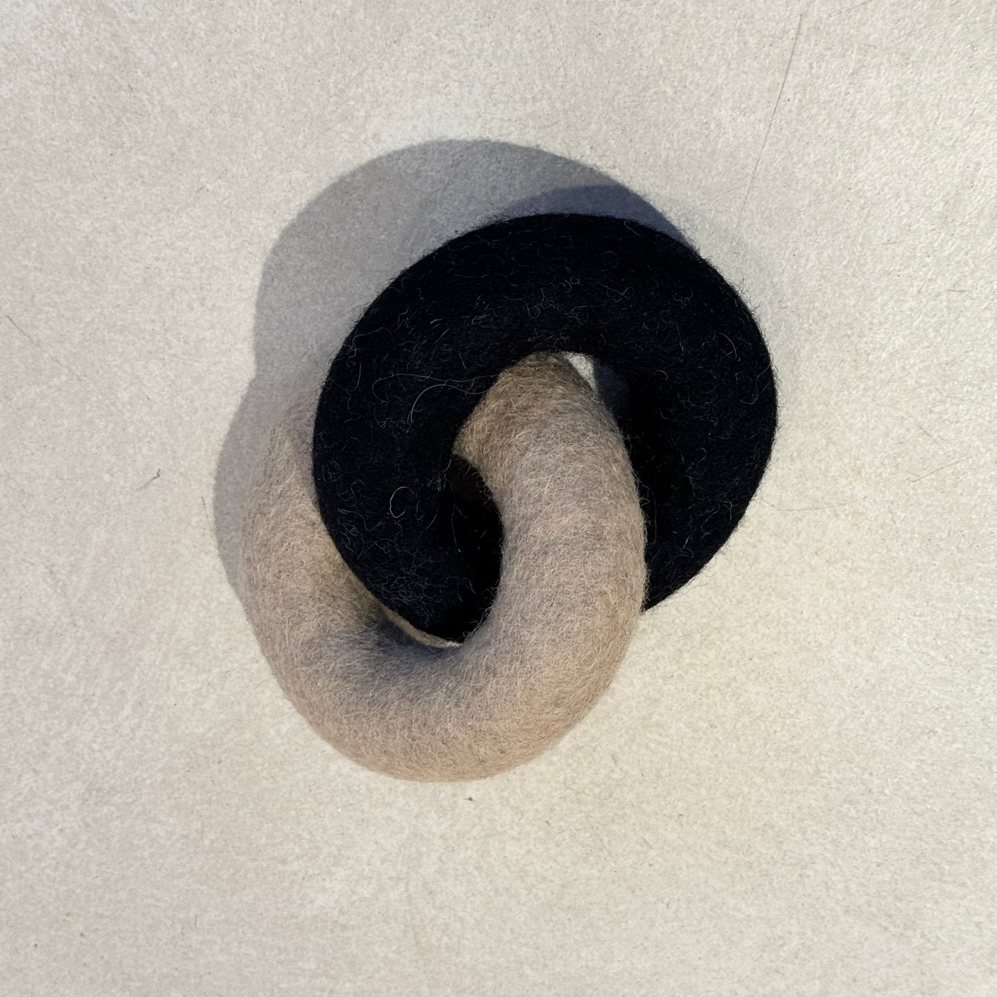 Felt Interlocking Rings Dog Toy – Handmade from Natural Wool (Copy)