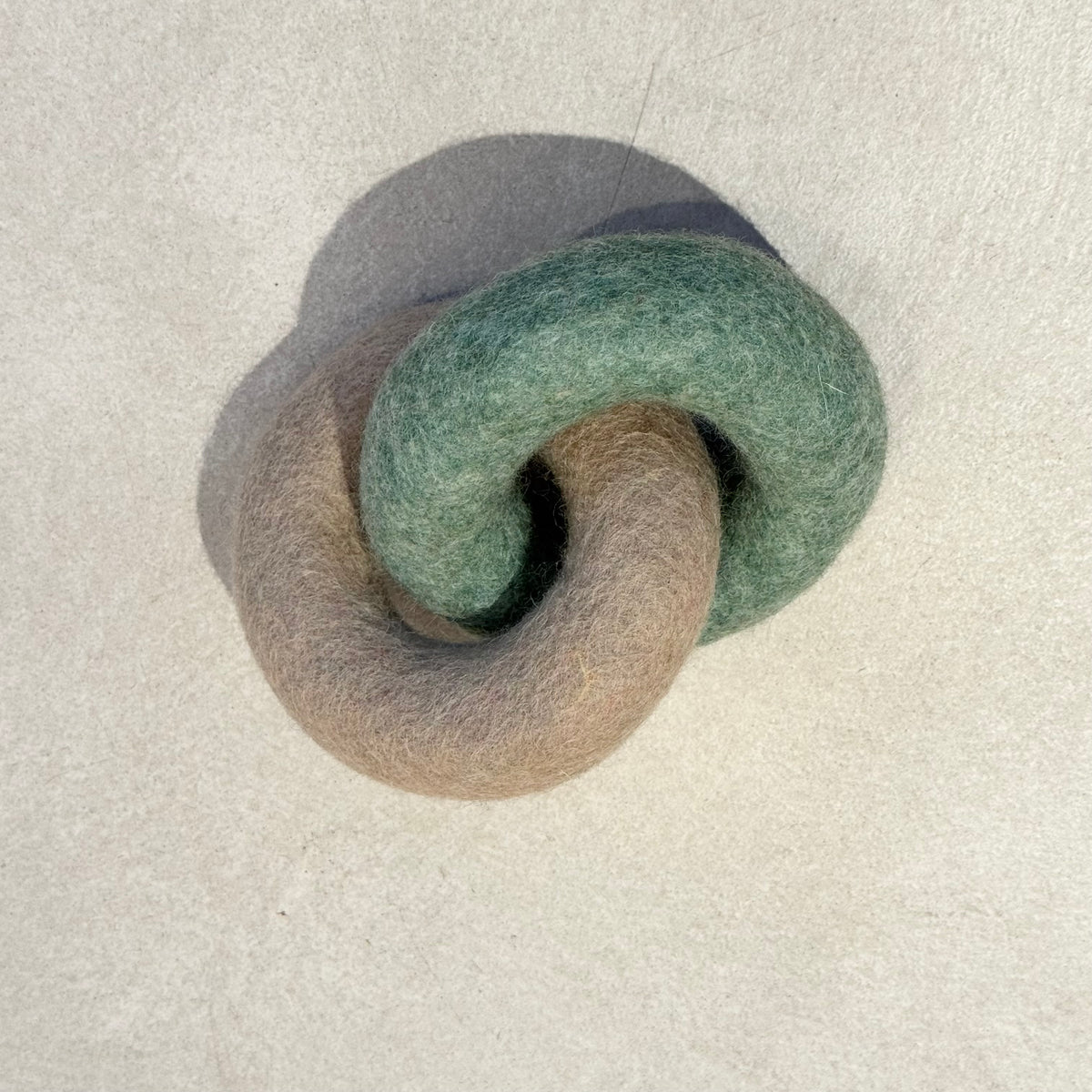 Felt Interlocking Rings Dog Toy – Handmade from Natural Wool (Copy)