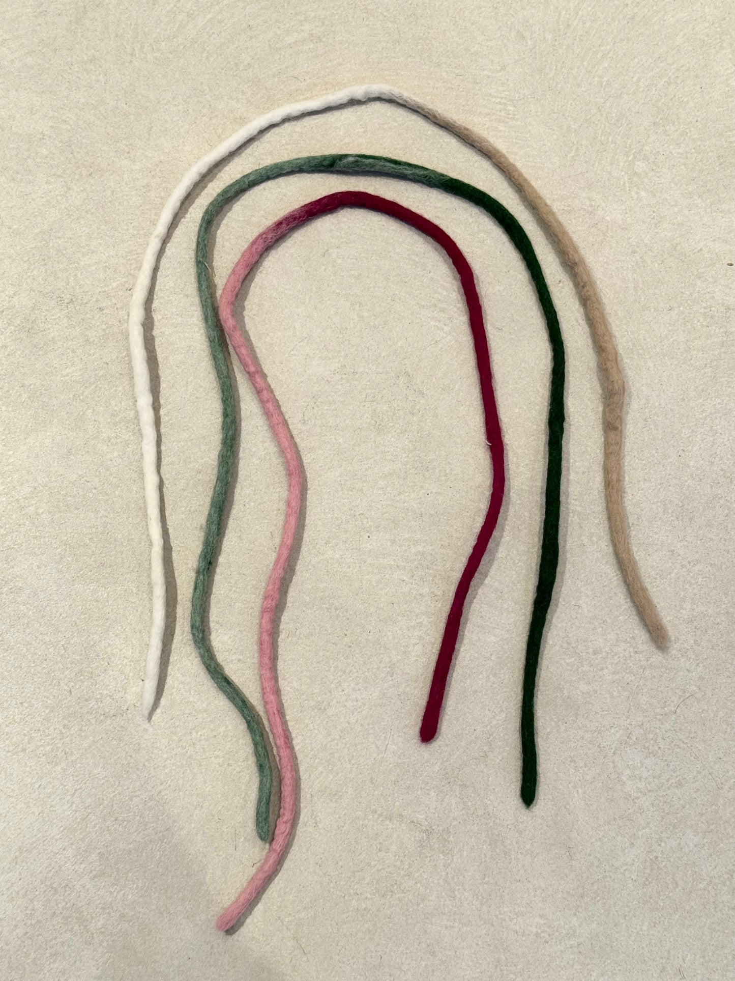 Felt String Cat Toy – Natural Wool Teaser for Interactive & Solo Play