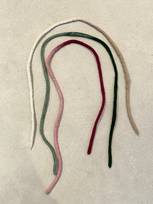 Felt String Cat Toy – Natural Wool Teaser for Interactive & Solo Play