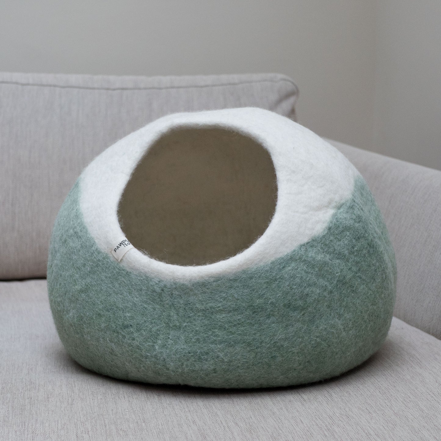 Minimal Wool Felt Cat Cave – Natural Handmade Bed for Cats & Small Dogs