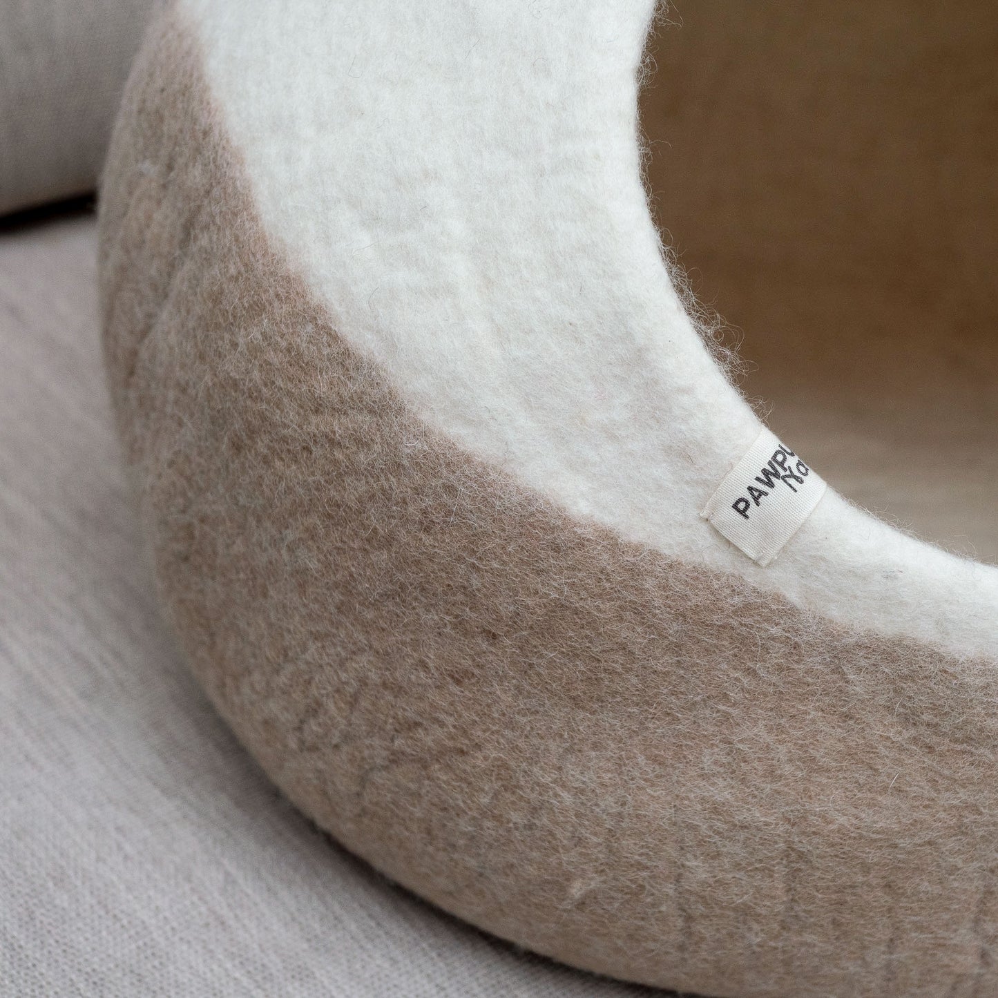 Minimal Wool Felt Cat Cave – Natural Handmade Bed for Cats & Small Dogs